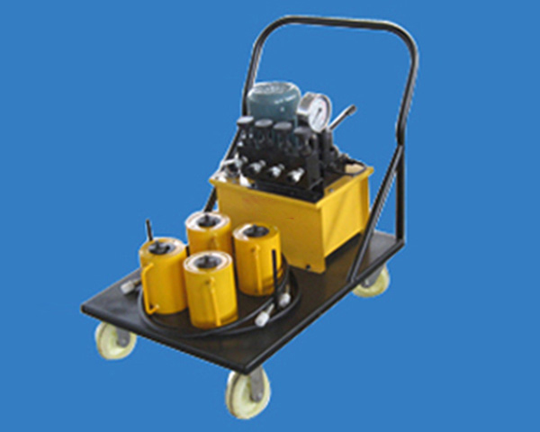 同步千斤頂配備液壓泵站